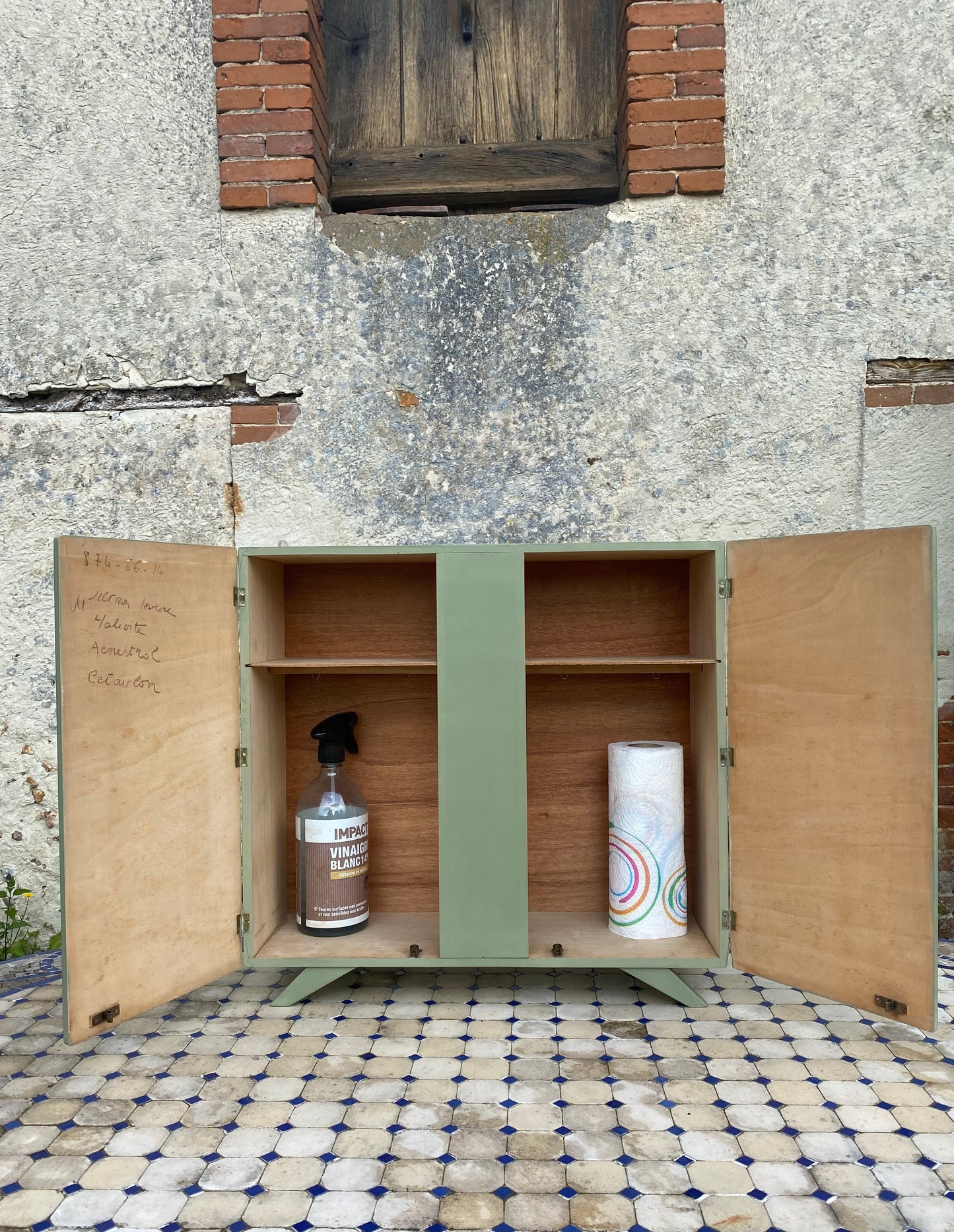 Armoire à pharmacie vintage relookée