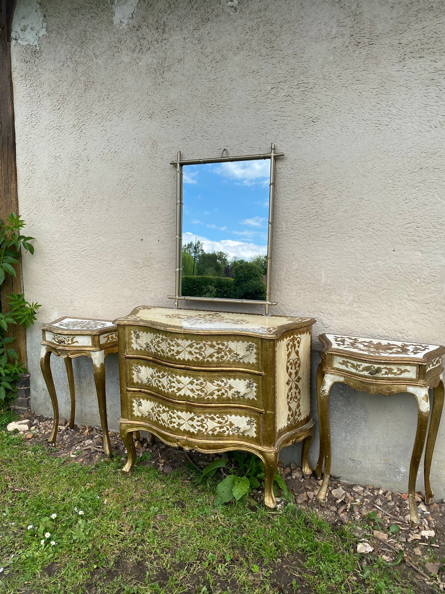 Commode florentine vintage et chevets assortis