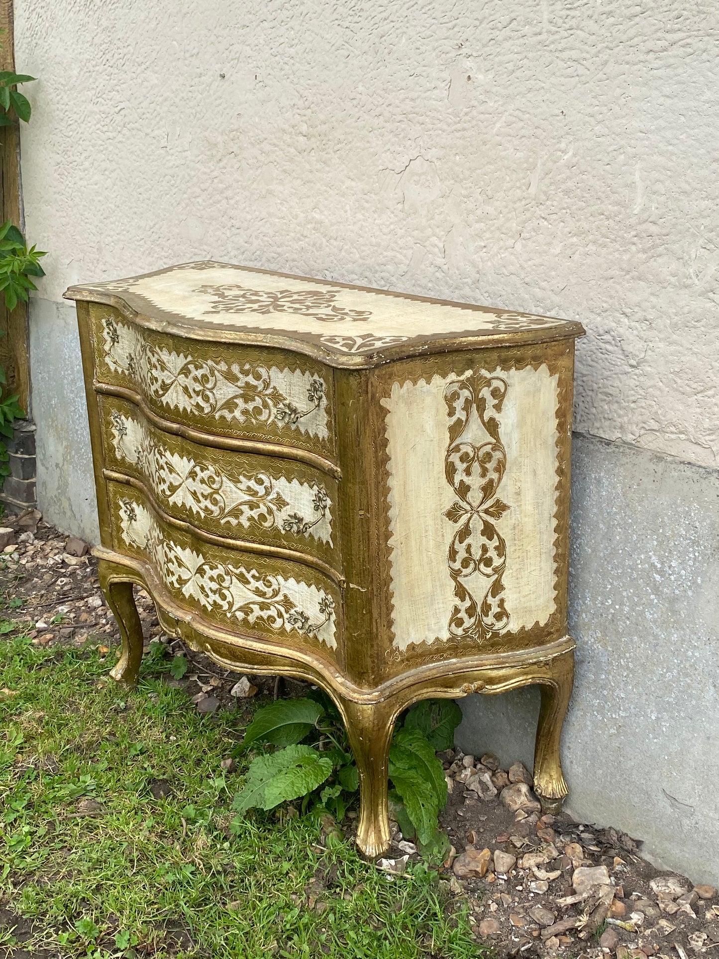 Commode florentine vintage en bois doré