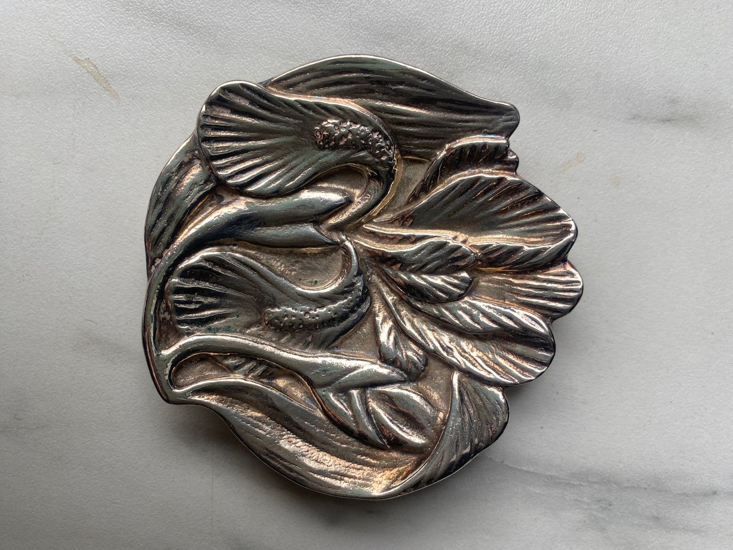 Paire de cendriers en bronze argenté Roux-Marquiand