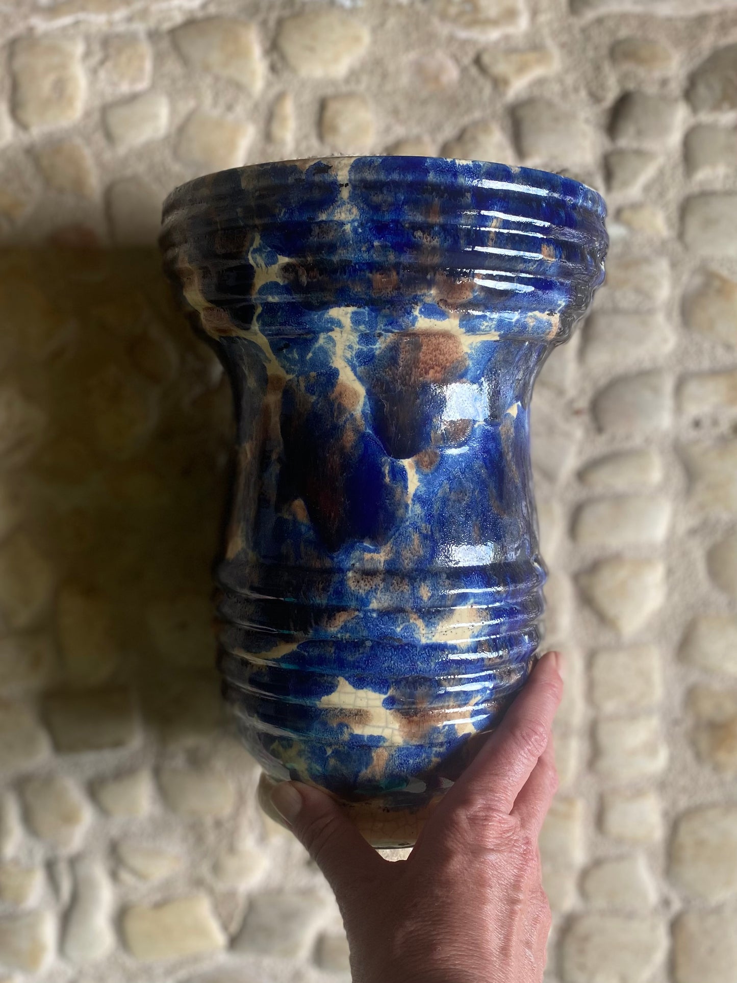 Grand vase Art Déco en grès émaillé tacheté bleu et marron