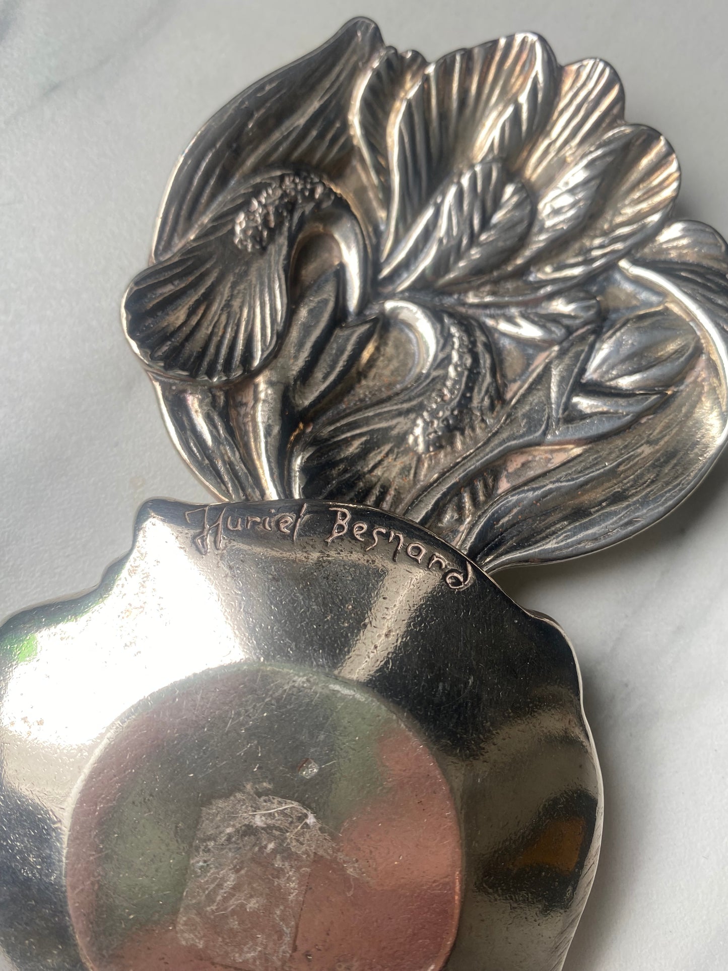 Paire de cendriers en bronze argenté Roux-Marquiand