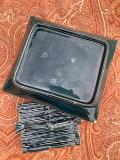 Boîte ou beurrier en barbotine de Longchamp - imitation paille