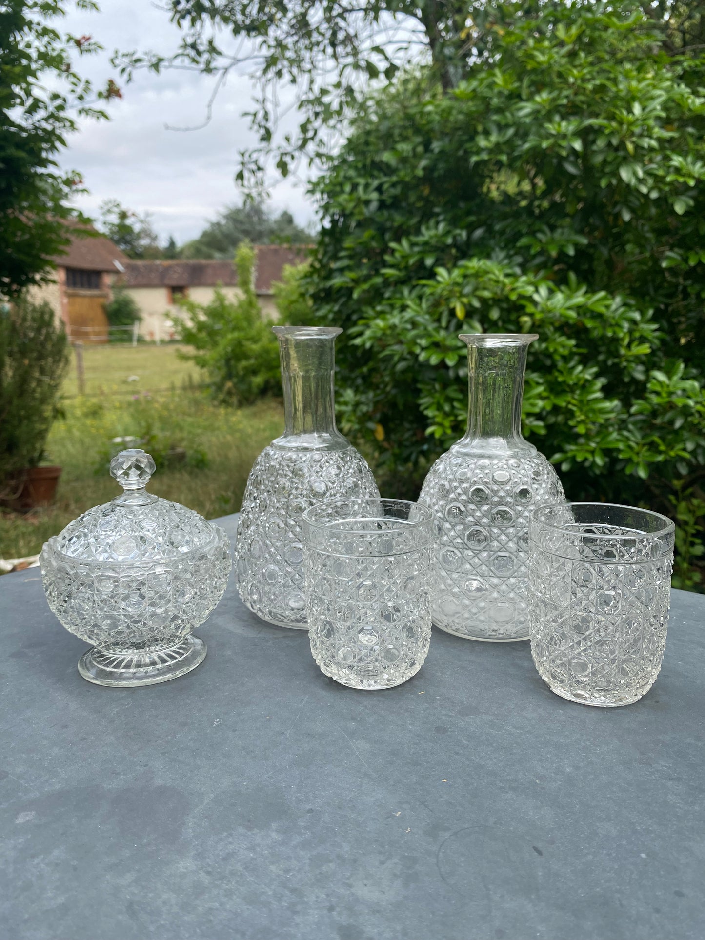 Sucrier ancien en verre taillé