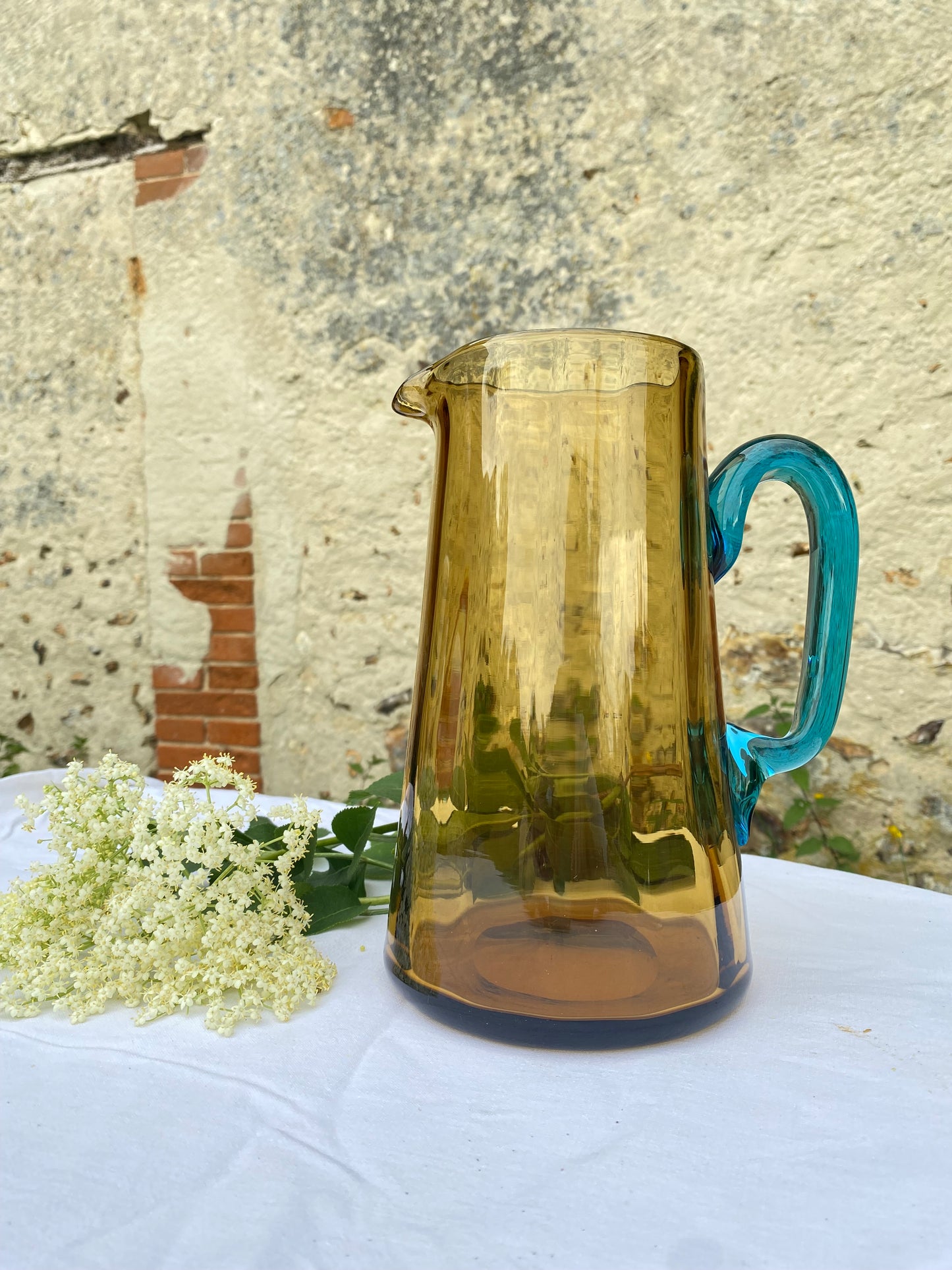 Carafe en verre soufflé ambre et turquoise style George Sand