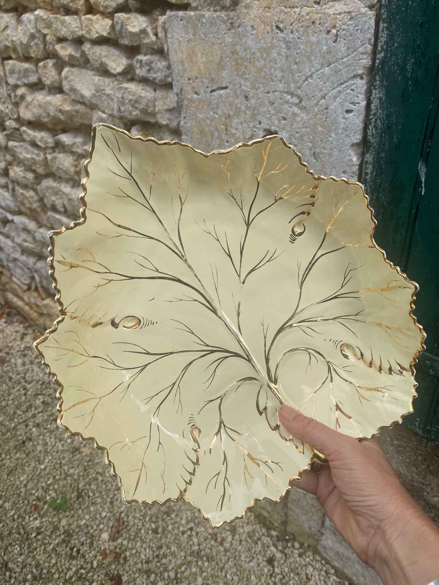 Coupe feuille de vigne en barbotine