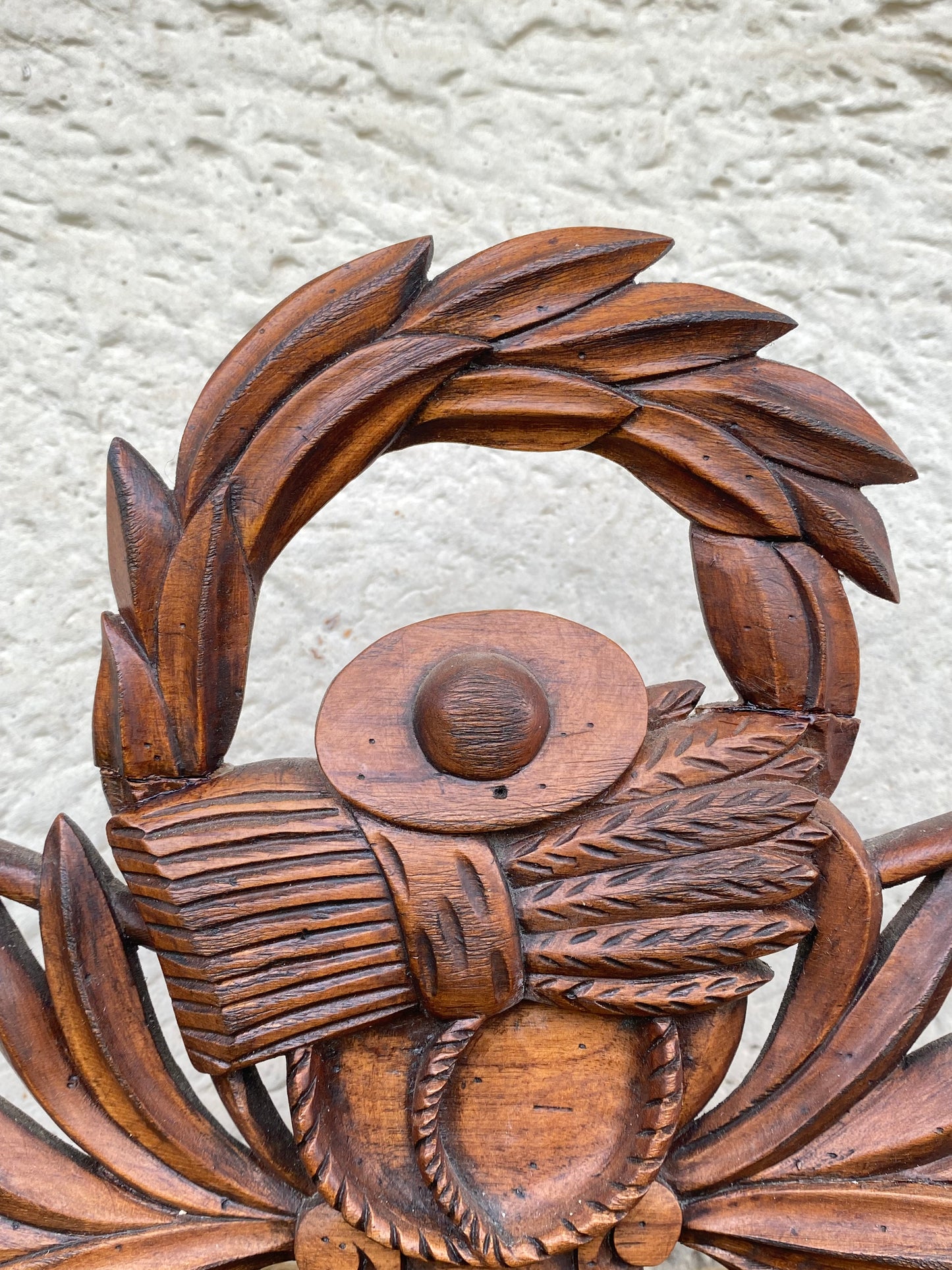 Miroir en bois sculpté 19ème à fronton