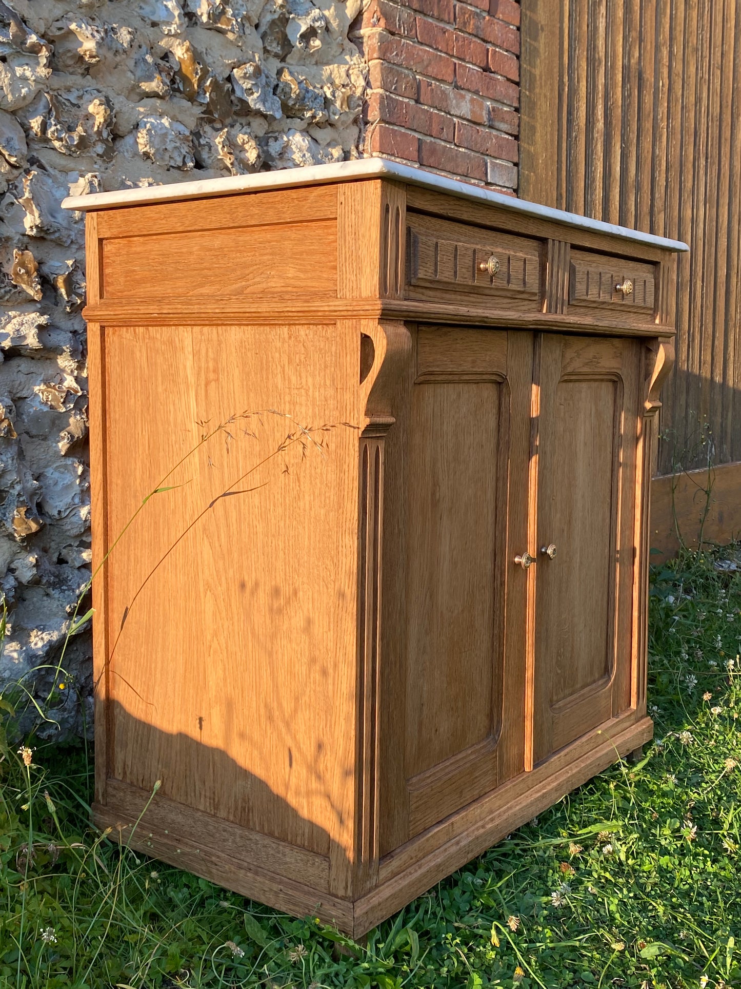 Meuble de toilette ancien en chêne et marbre