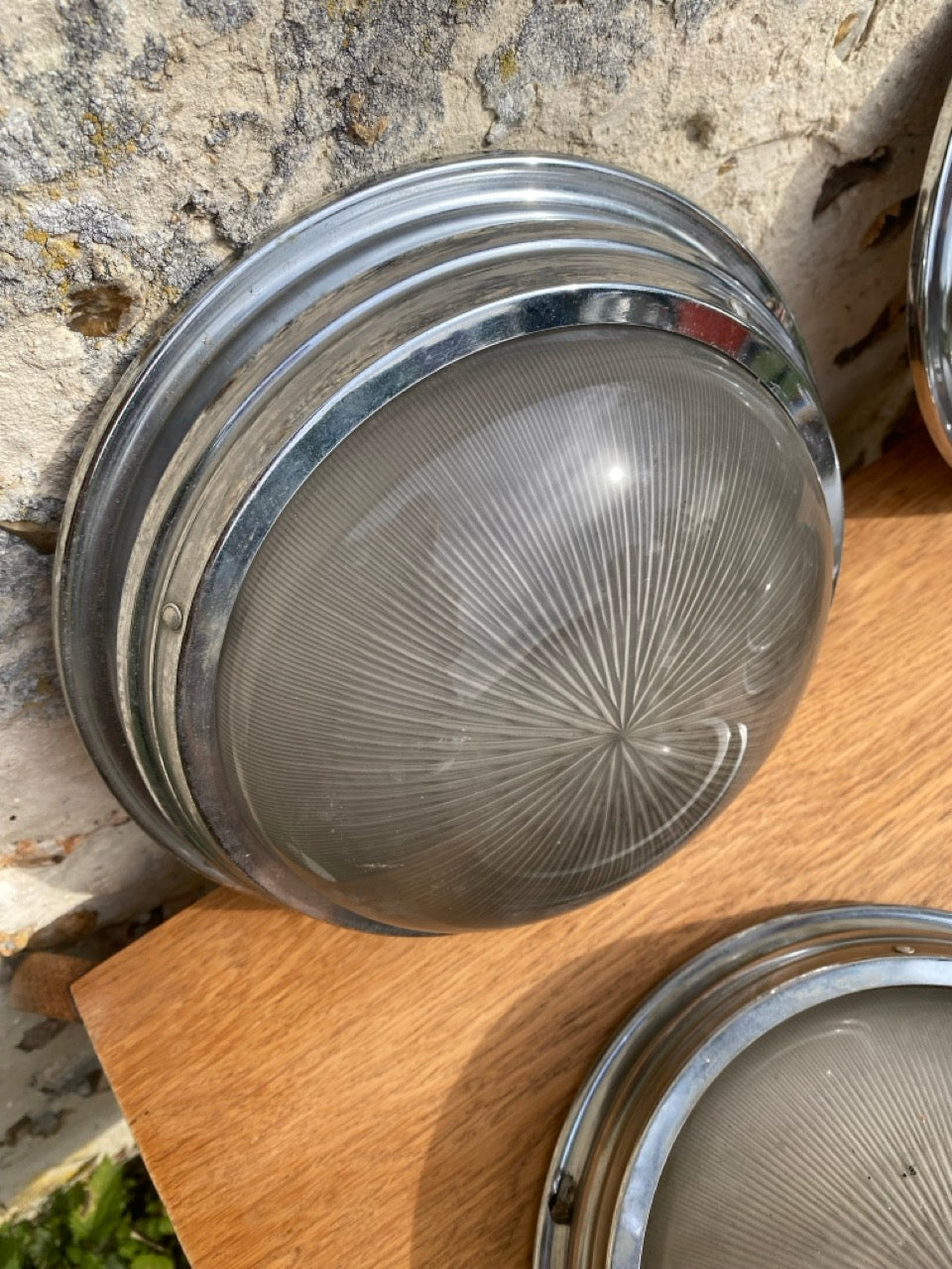 Appliques murales vintage Holophane de style Art Déco - Verre et chrome