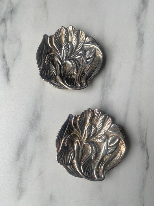 Paire de cendriers en bronze argenté Roux-Marquiand