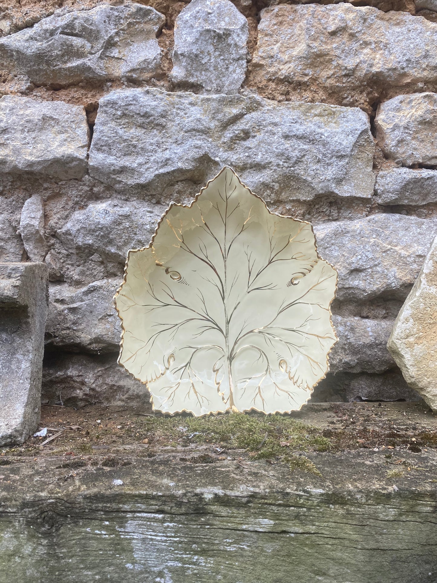 Coupe feuille de vigne en barbotine