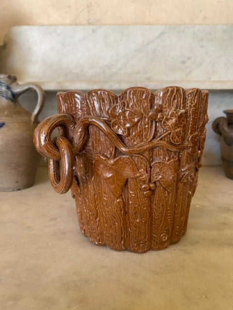 Cache-pot en grès vernissé - Barbotine feuilles de vigne