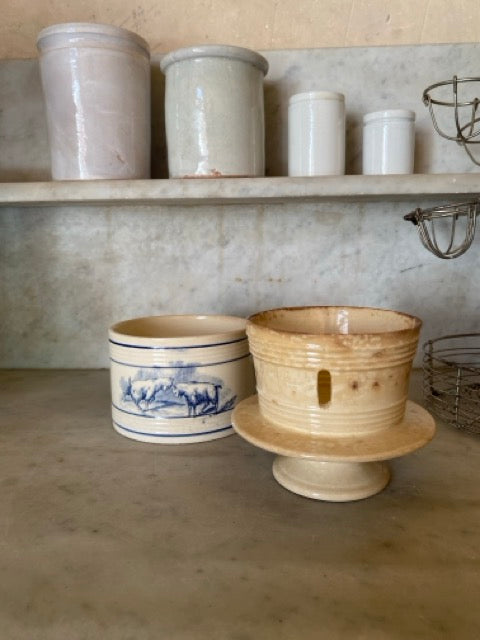 Beurrier à eau ancien en faience