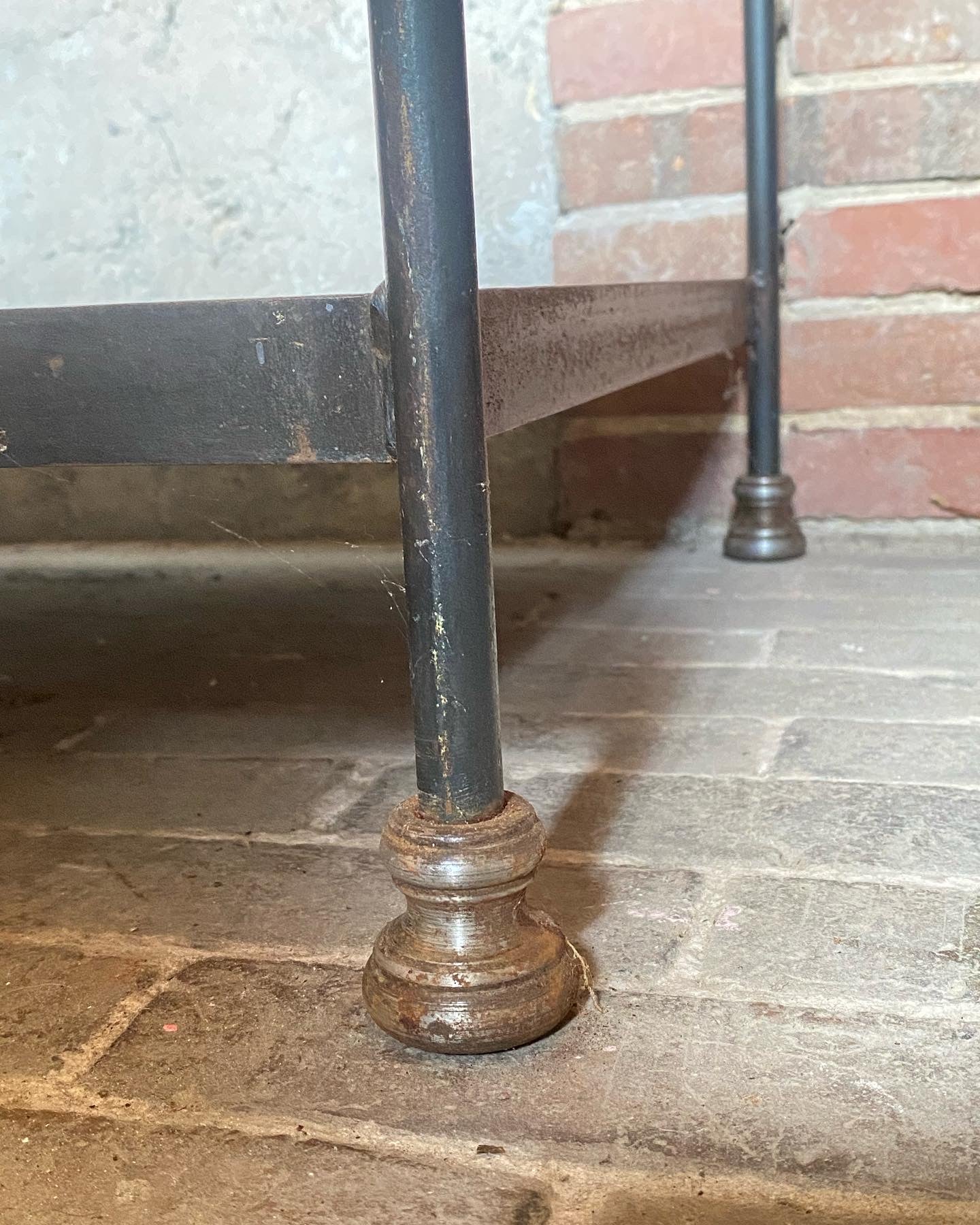 Console Art Déco en métal noir et verre