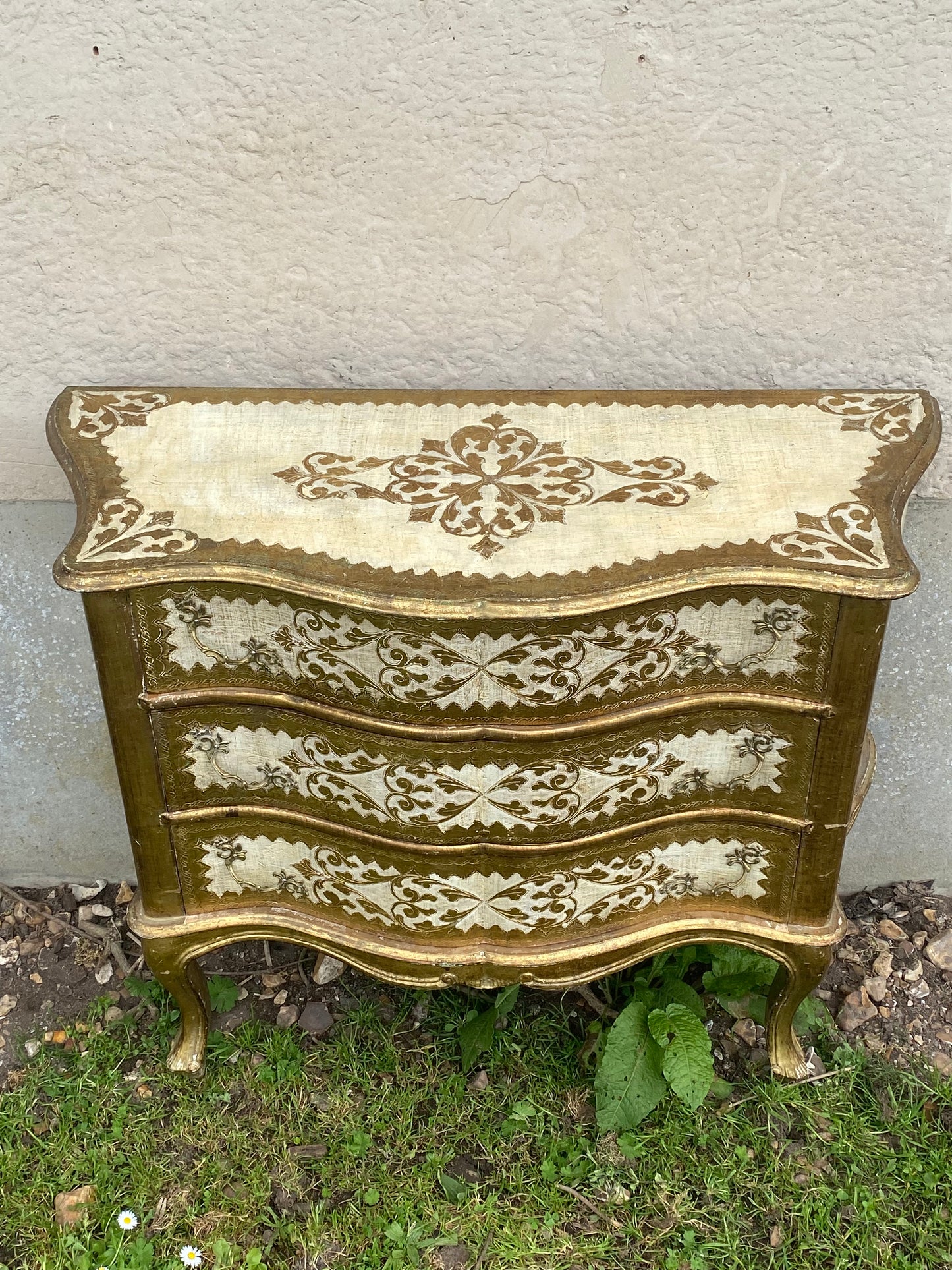 Commode florentine vintage en bois doré