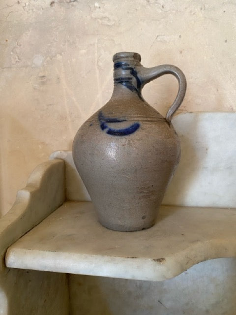 Ensemble de pots et flacons anciens en grès d’Alsace