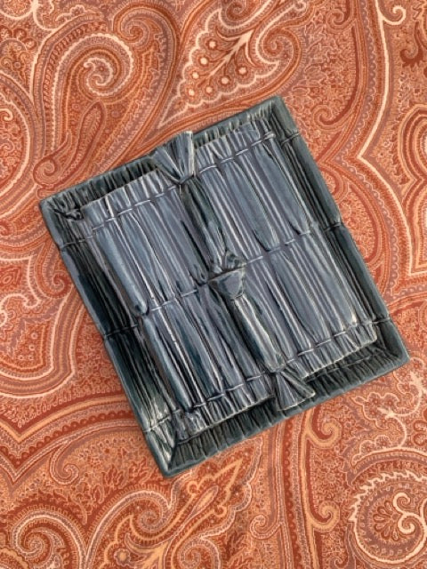 Boîte ou beurrier en barbotine de Longchamp - imitation paille