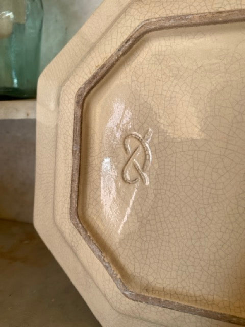 Plat octogonal Art Déco en faïence fleurie