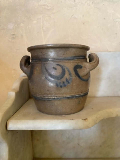 Ensemble de pots et flacons anciens en grès d’Alsace