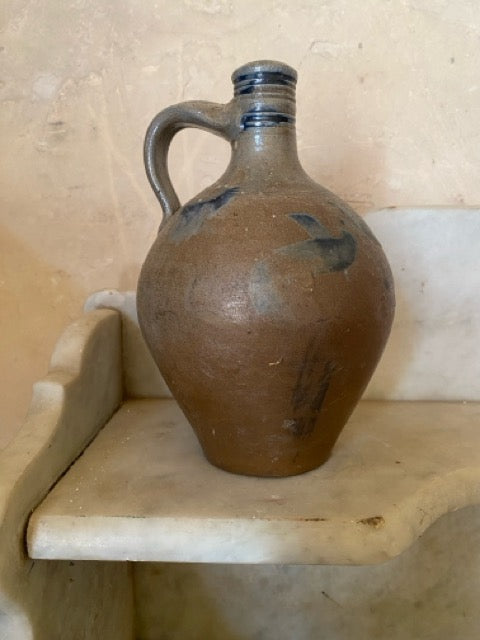 Ensemble de pots et flacons anciens en grès d’Alsace