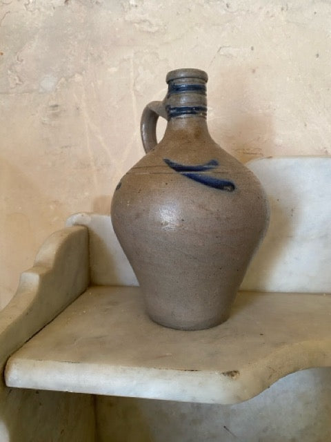 Ensemble de pots et flacons anciens en grès d’Alsace