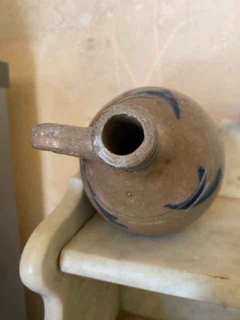 Ensemble de pots et flacons anciens en grès d’Alsace