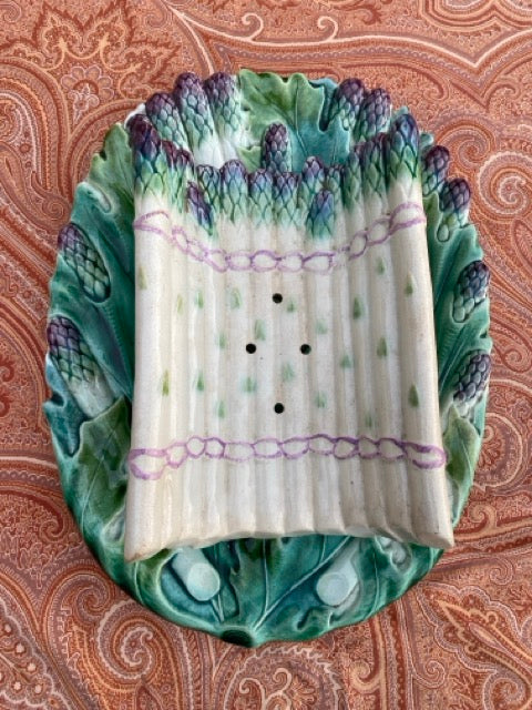 Service en barbotine Keller & Guérin Lunéville – Asperges & Artichauts