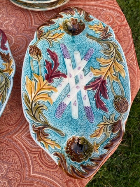 Service à asperges et artichauts en barbotine bleue - Orchies