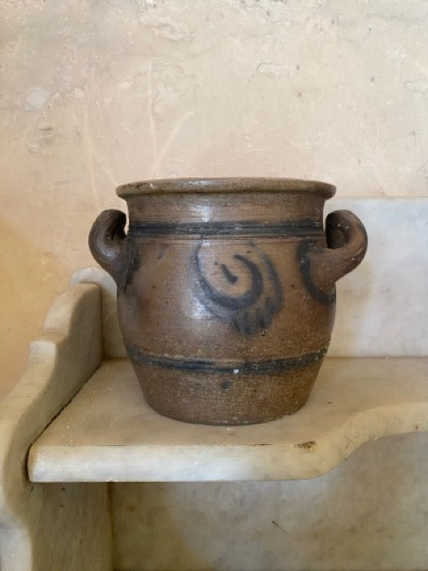 Ensemble de pots et flacons anciens en grès d’Alsace