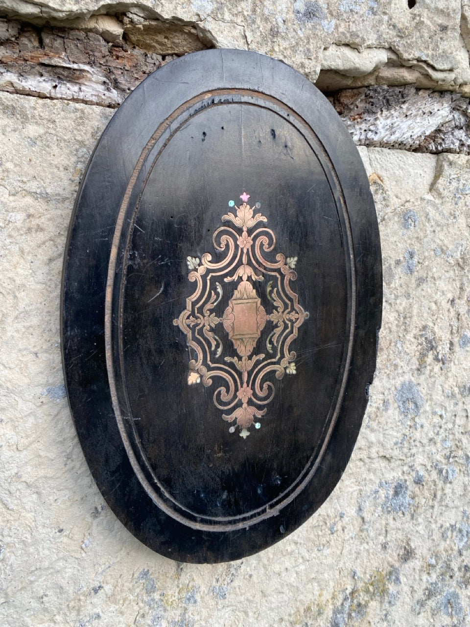 Ancien socle de globe en bois noirci et inclusions de cuivre et nacre - Epoque Napoléon III