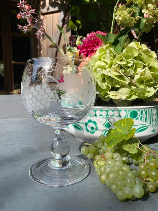 Grand verre ou coupe ancienne en cristal - Décor raisin et feuilles de vigne