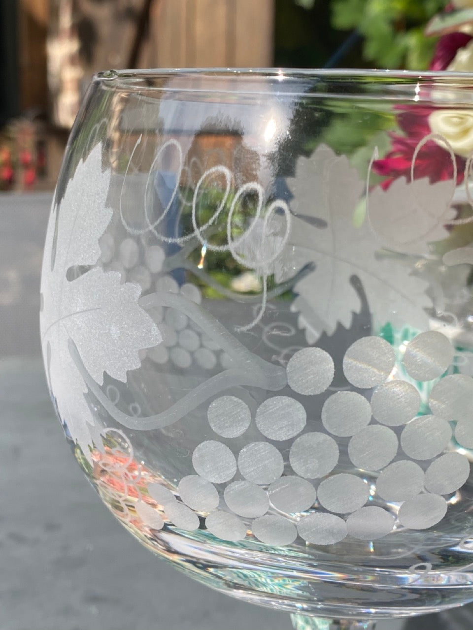 Grand verre ou coupe ancienne en cristal - Décor raisin et feuilles de vigne